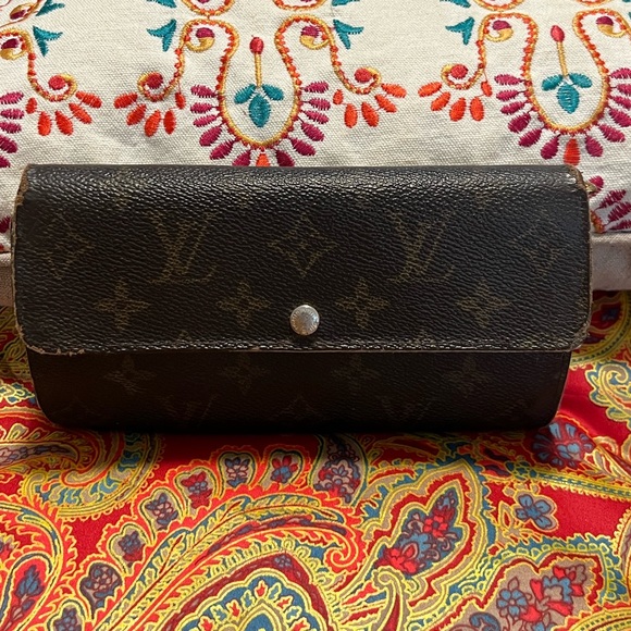 ****SALE**** Louis Vuitton Sarah Long Bifold Wallet 10cc slot - Picture 1 of 5